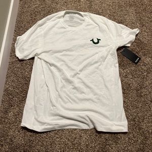TRUE RELIGION NEW TEE SHIRT. nwt.